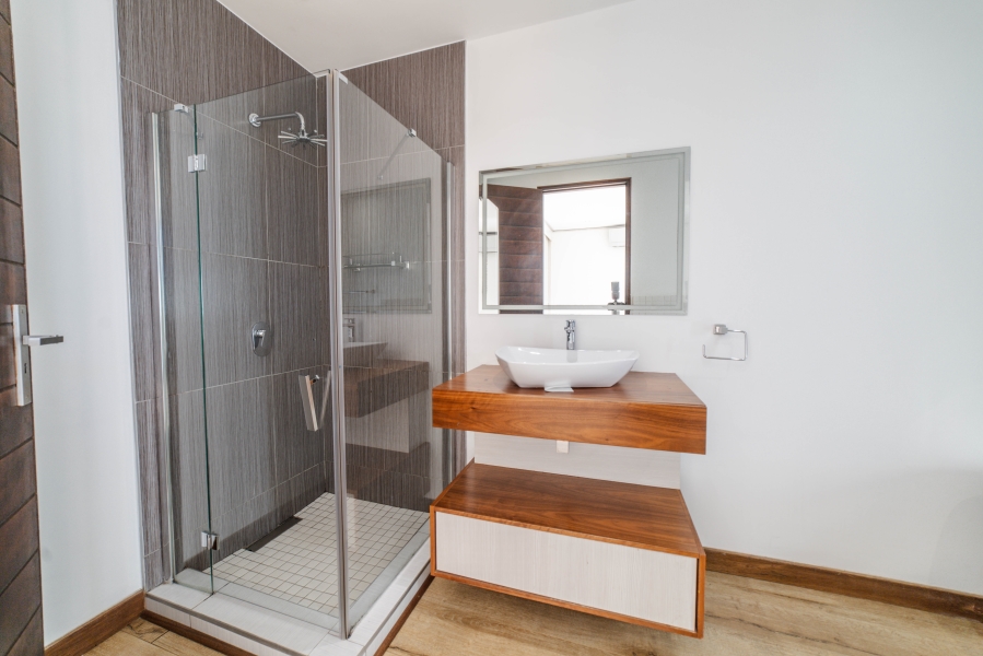 5 Bedroom Property for Sale in Glen Eagle Estate Gauteng