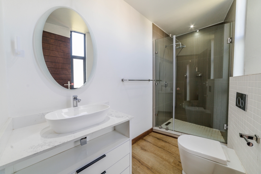 5 Bedroom Property for Sale in Glen Eagle Estate Gauteng