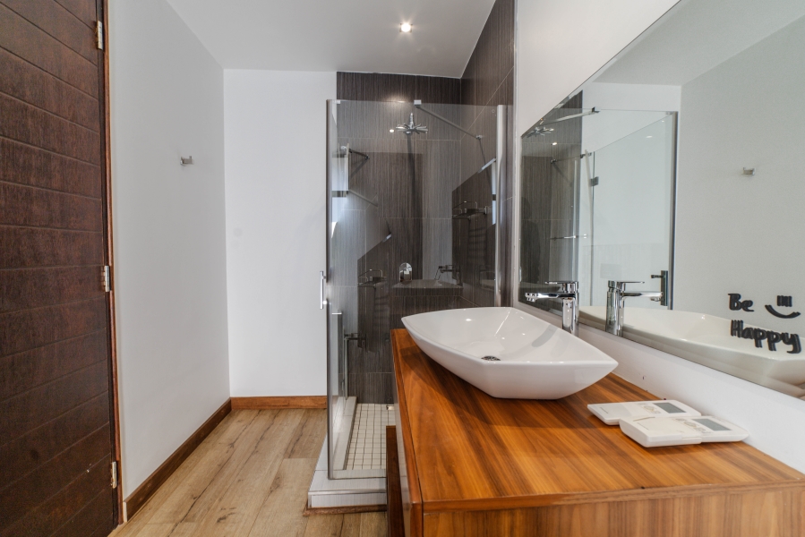 5 Bedroom Property for Sale in Glen Eagle Estate Gauteng