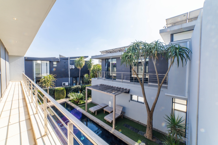 5 Bedroom Property for Sale in Glen Eagle Estate Gauteng