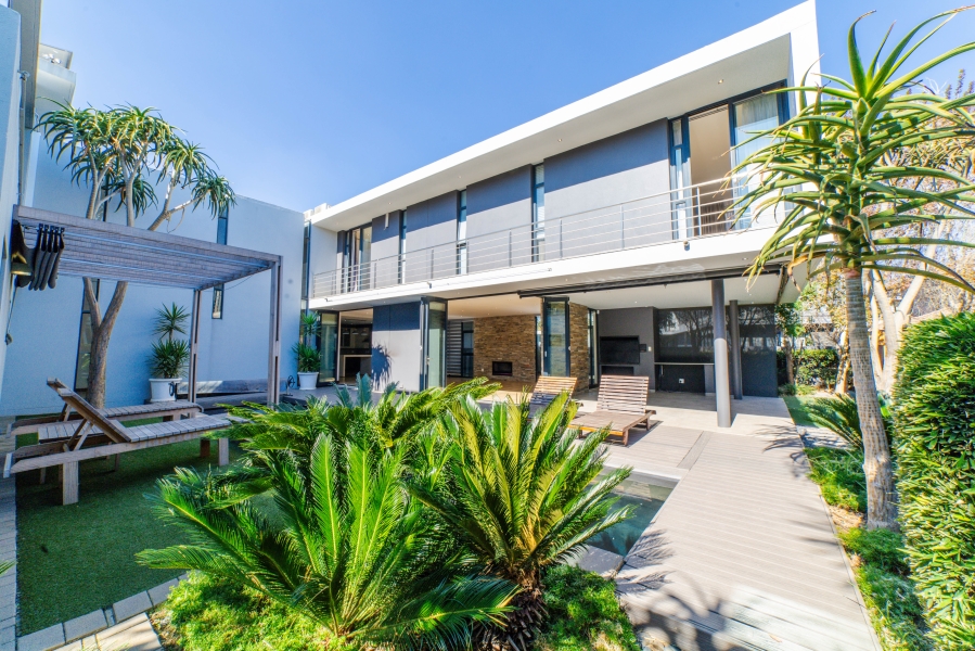 5 Bedroom Property for Sale in Glen Eagle Estate Gauteng