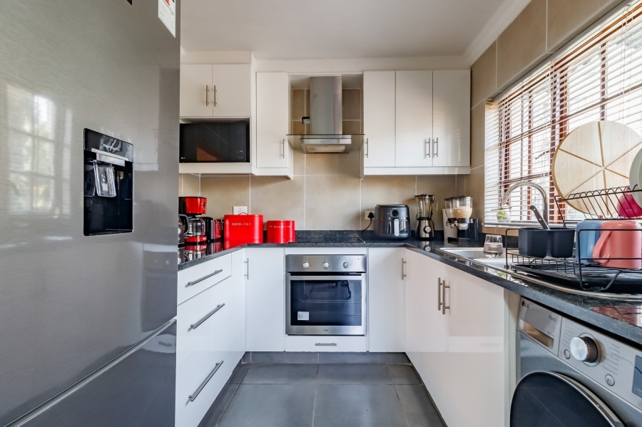 2 Bedroom Property for Sale in Morningside Hills Gauteng