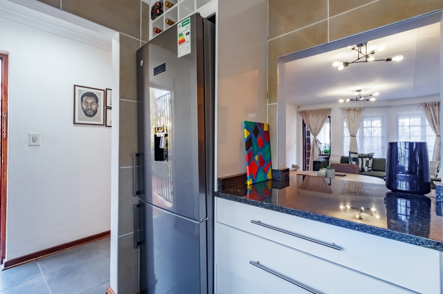 2 Bedroom Property for Sale in Morningside Hills Gauteng