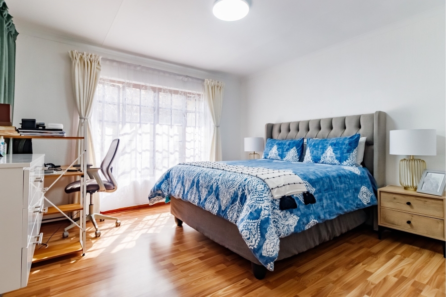 2 Bedroom Property for Sale in Morningside Hills Gauteng