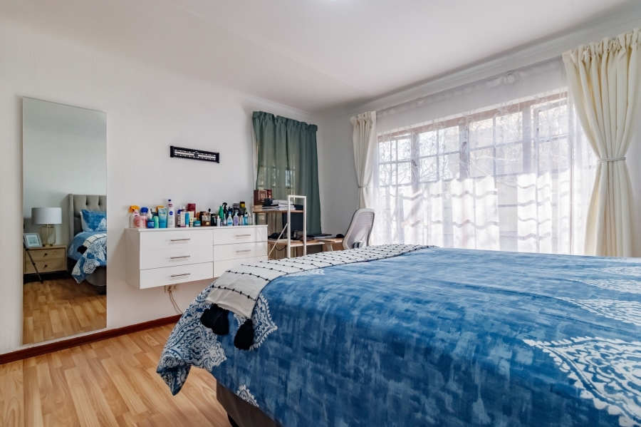 2 Bedroom Property for Sale in Morningside Hills Gauteng