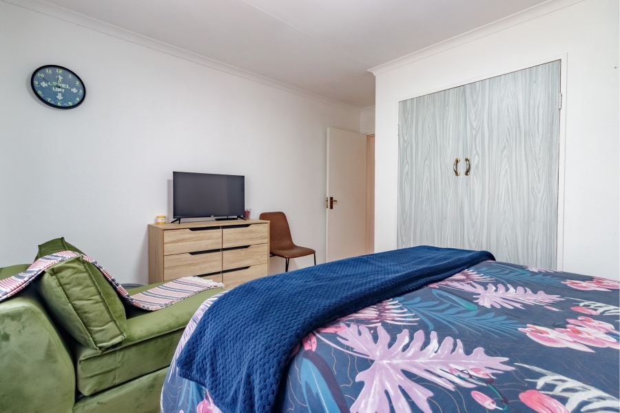 2 Bedroom Property for Sale in Morningside Hills Gauteng