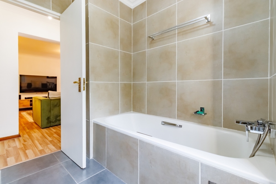 2 Bedroom Property for Sale in Morningside Hills Gauteng