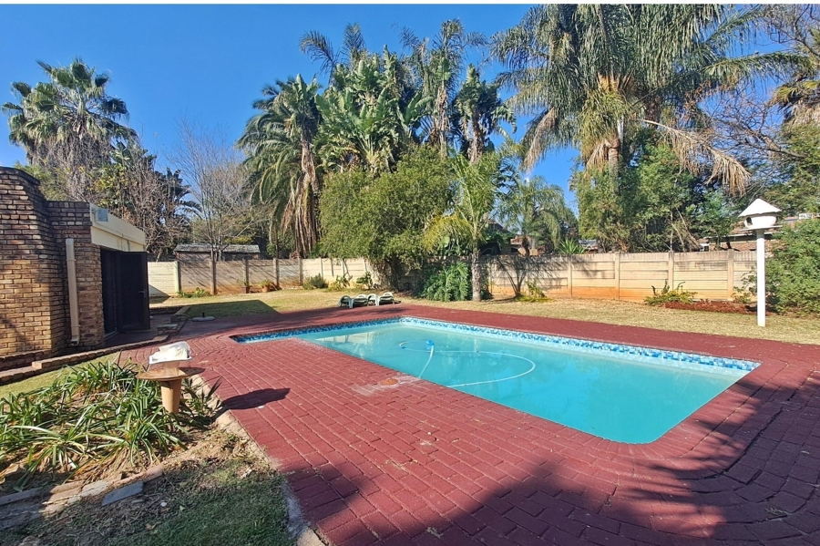 3 Bedroom Property for Sale in Rooihuiskraal Gauteng