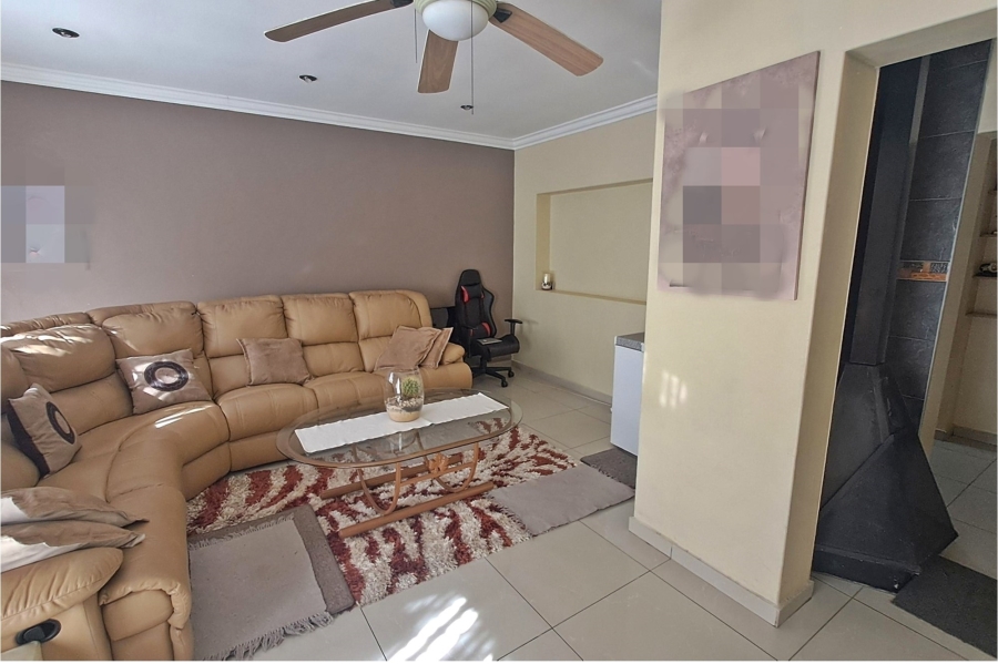 3 Bedroom Property for Sale in Rooihuiskraal Gauteng