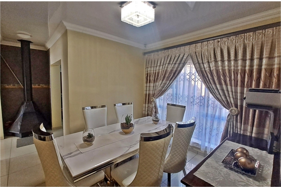 3 Bedroom Property for Sale in Rooihuiskraal Gauteng