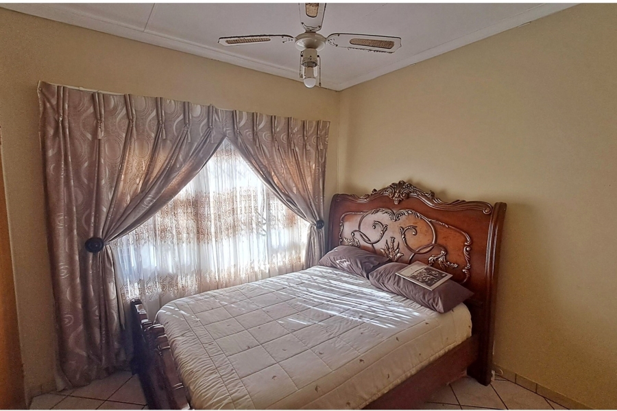 3 Bedroom Property for Sale in Rooihuiskraal Gauteng