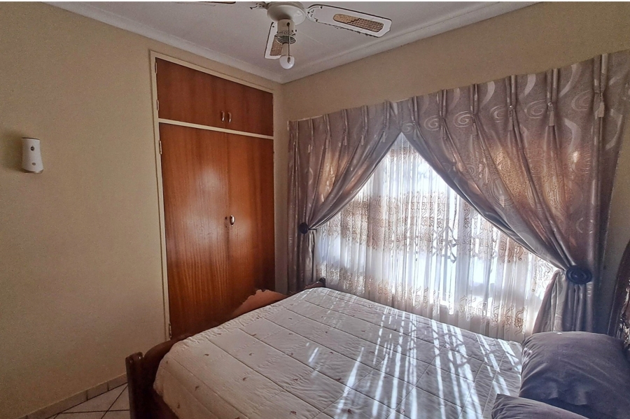 3 Bedroom Property for Sale in Rooihuiskraal Gauteng