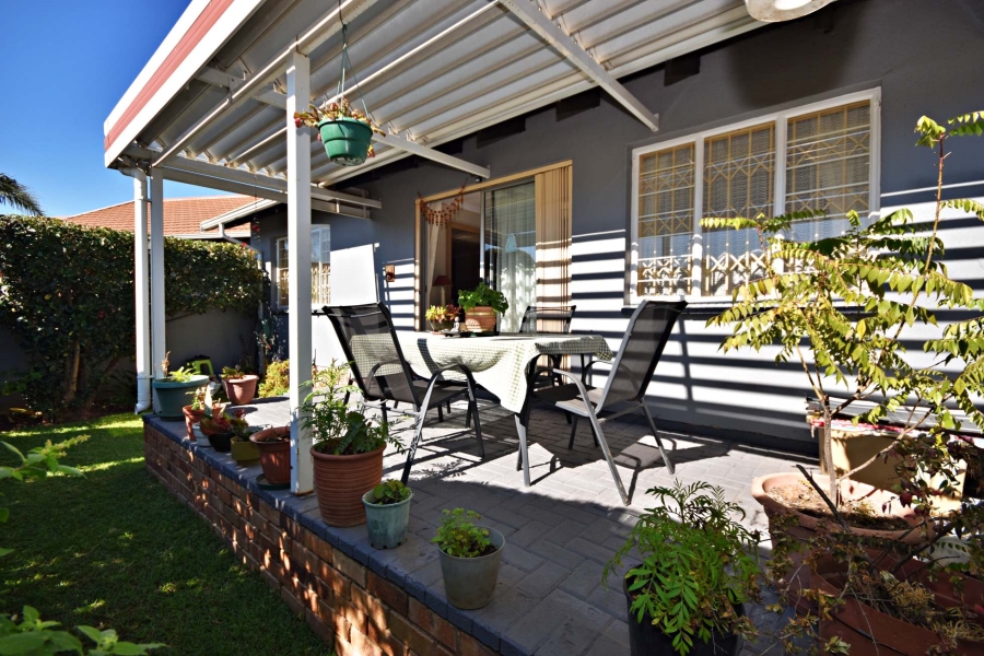 2 Bedroom Property for Sale in Sonneglans Gauteng