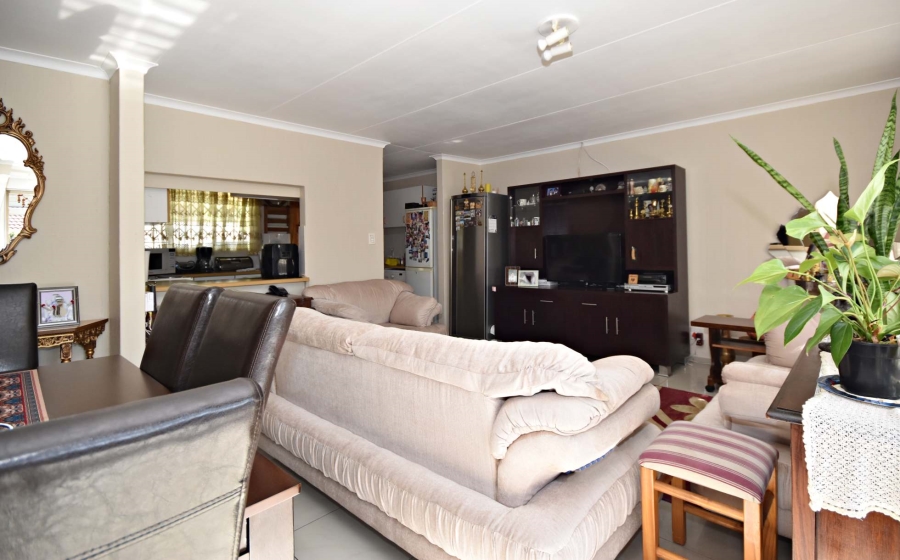 2 Bedroom Property for Sale in Sonneglans Gauteng