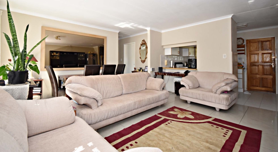 2 Bedroom Property for Sale in Sonneglans Gauteng