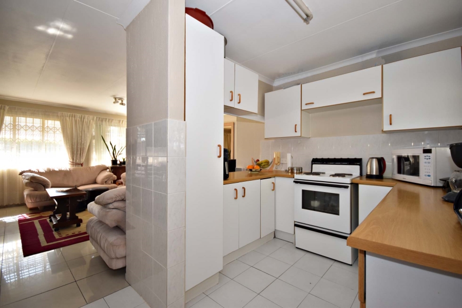 2 Bedroom Property for Sale in Sonneglans Gauteng