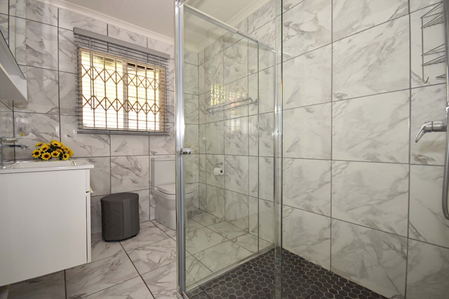 2 Bedroom Property for Sale in Sonneglans Gauteng