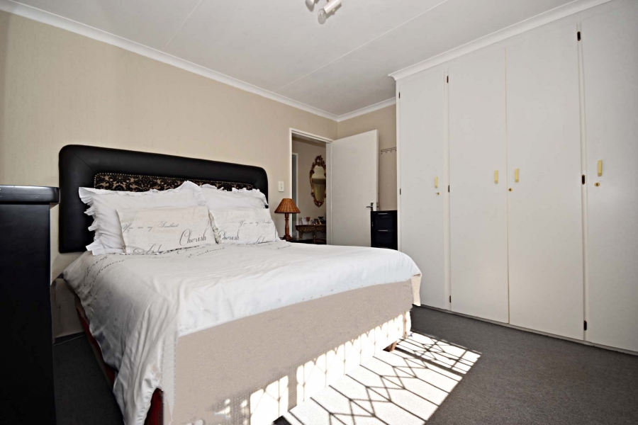 2 Bedroom Property for Sale in Sonneglans Gauteng