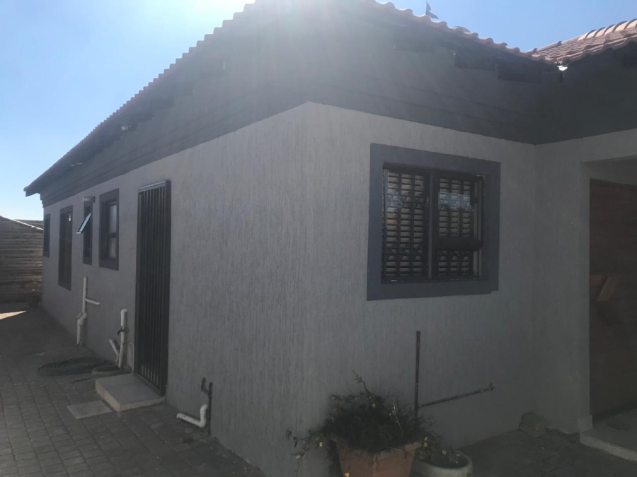 3 Bedroom Property for Sale in Dawn Park Gauteng