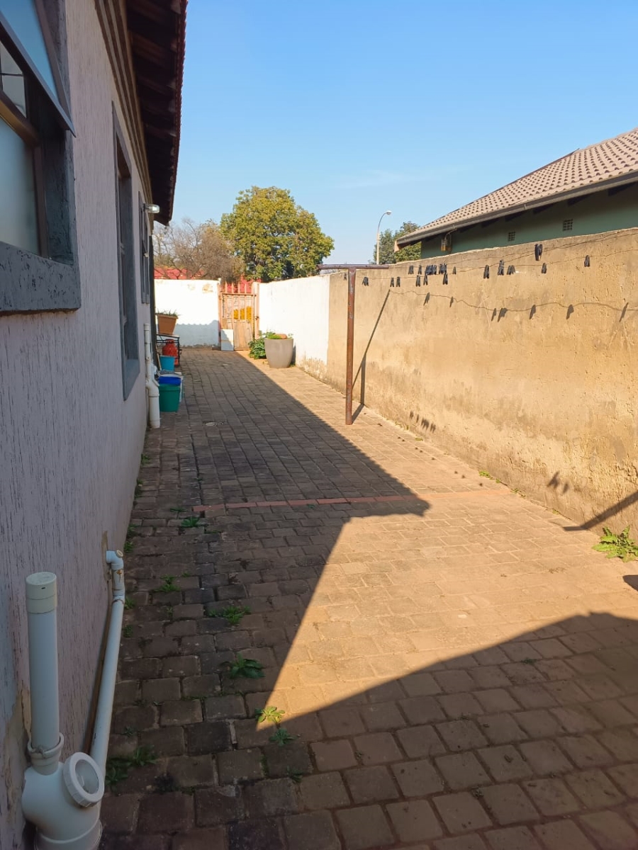 3 Bedroom Property for Sale in Dawn Park Gauteng