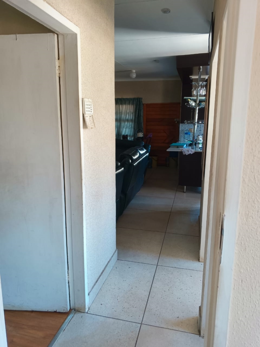 3 Bedroom Property for Sale in Dawn Park Gauteng