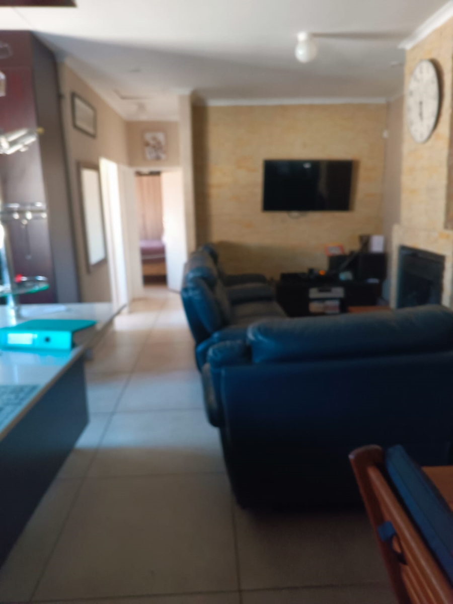3 Bedroom Property for Sale in Dawn Park Gauteng