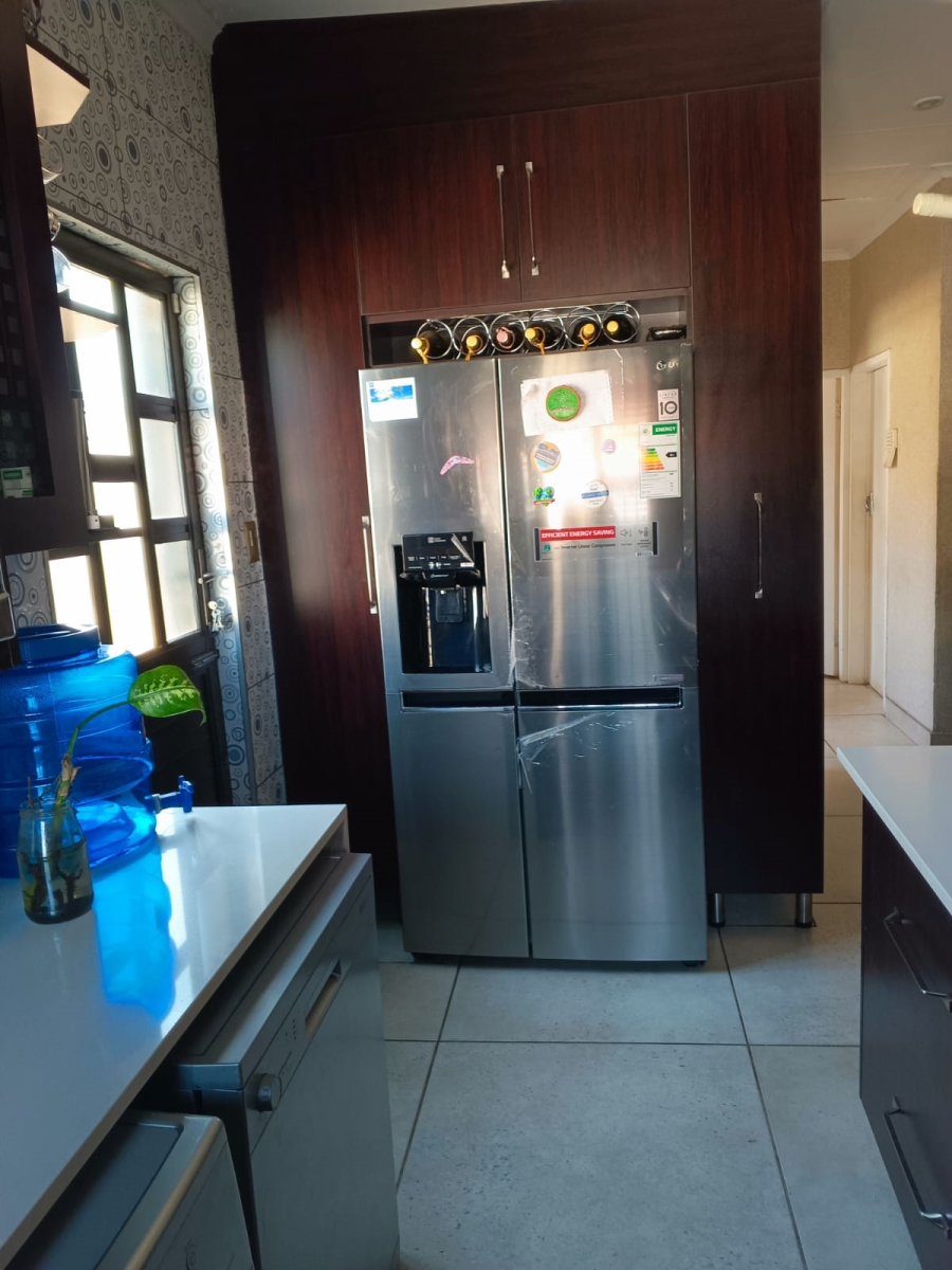 3 Bedroom Property for Sale in Dawn Park Gauteng