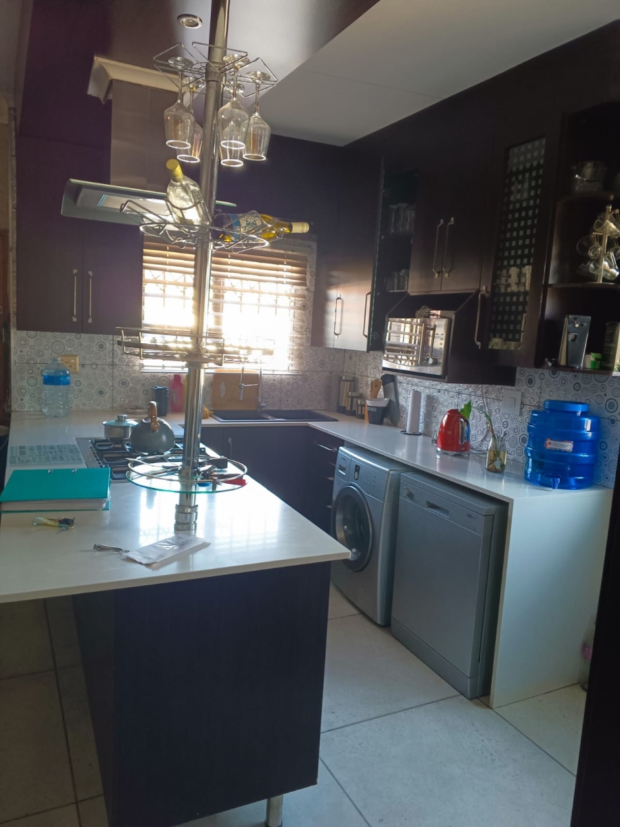3 Bedroom Property for Sale in Dawn Park Gauteng