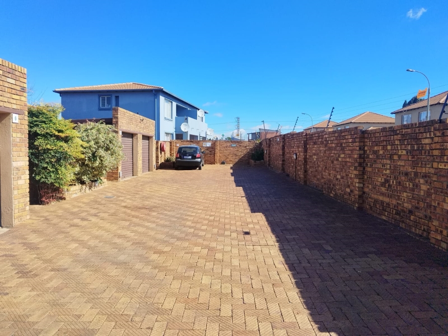 2 Bedroom Property for Sale in Terenure Gauteng