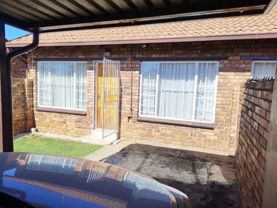 2 Bedroom Property for Sale in Terenure Gauteng