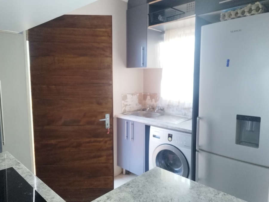 3 Bedroom Property for Sale in Clayville Gauteng