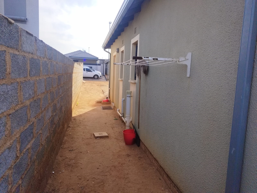 3 Bedroom Property for Sale in Clayville Gauteng
