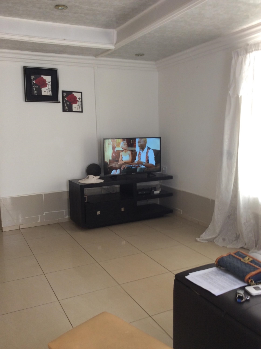 To Let 3 Bedroom Property for Rent in Protea Glen Gauteng