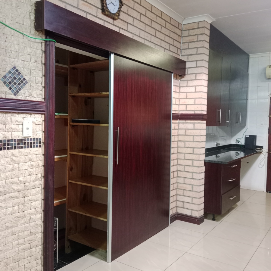 4 Bedroom Property for Sale in Noordwyk Gauteng