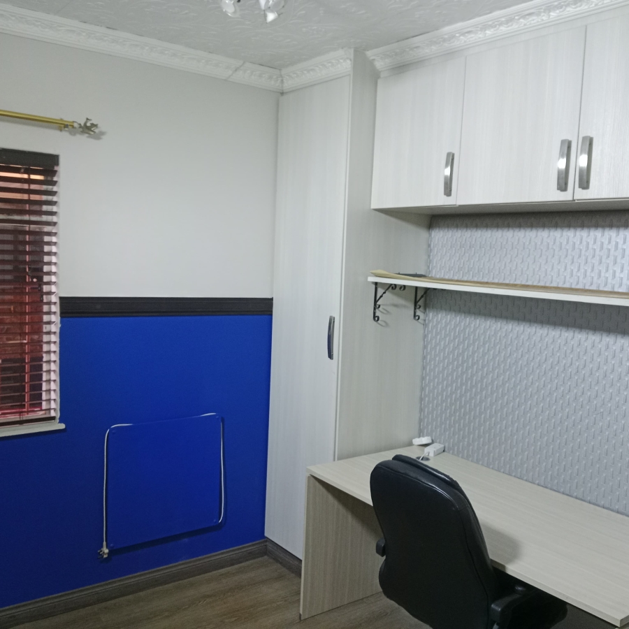 4 Bedroom Property for Sale in Noordwyk Gauteng