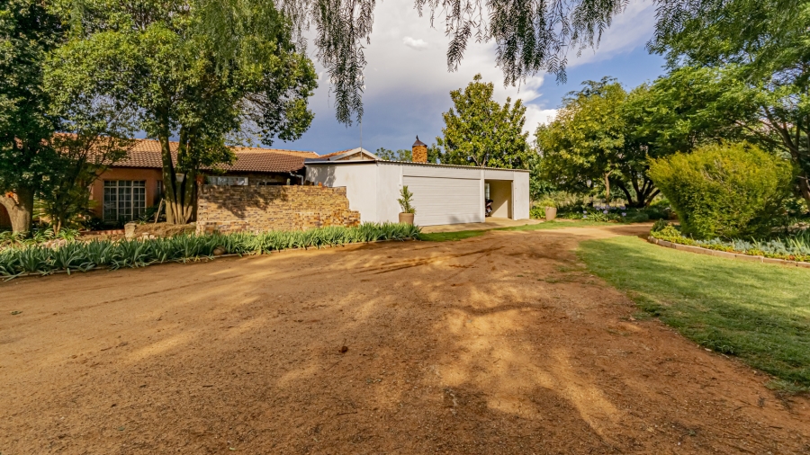 6 Bedroom Property for Sale in Alewynspoort Gauteng