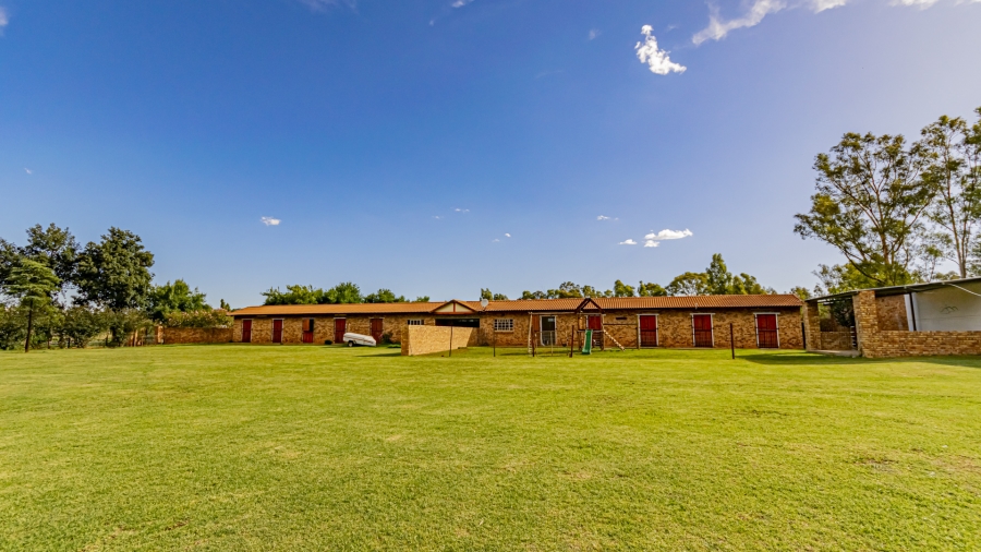 6 Bedroom Property for Sale in Alewynspoort Gauteng