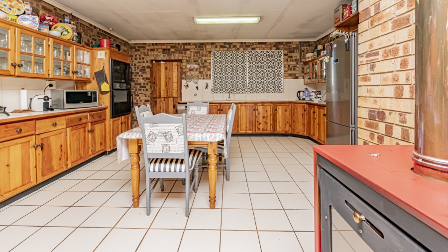 6 Bedroom Property for Sale in Alewynspoort Gauteng