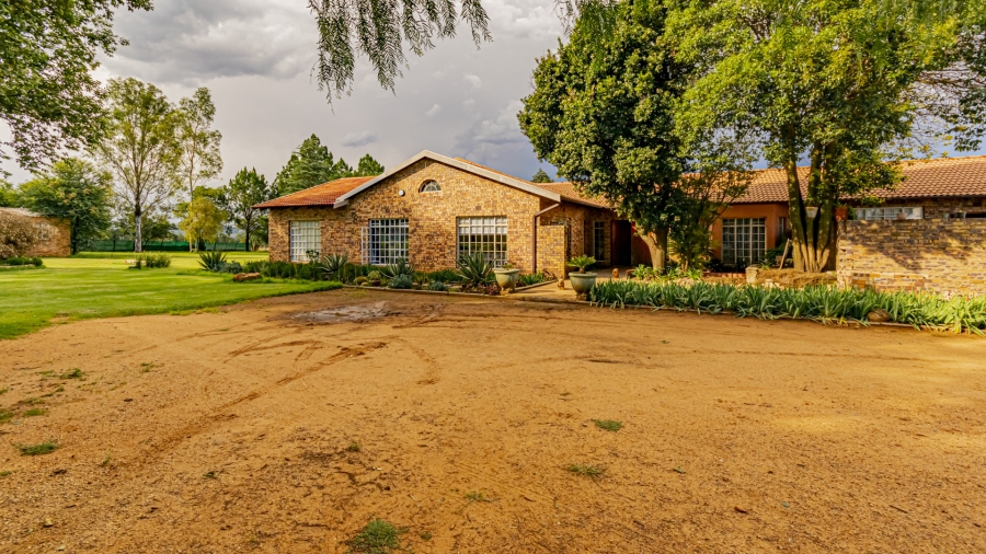 6 Bedroom Property for Sale in Alewynspoort Gauteng