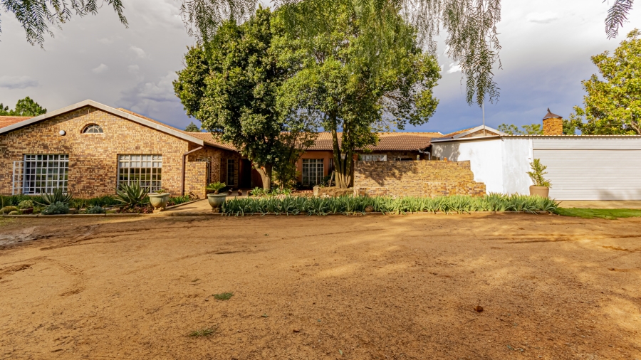 6 Bedroom Property for Sale in Alewynspoort Gauteng