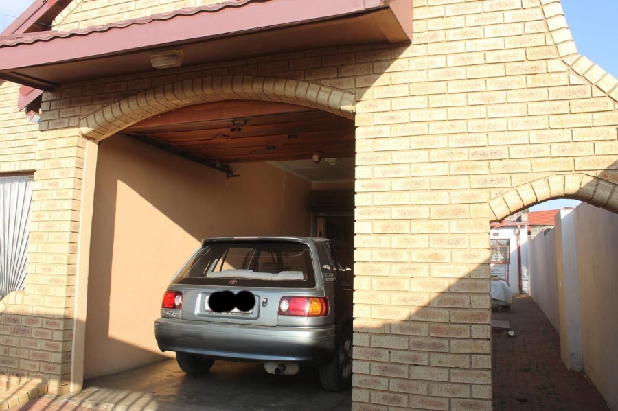 3 Bedroom Property for Sale in Emdeni Gauteng