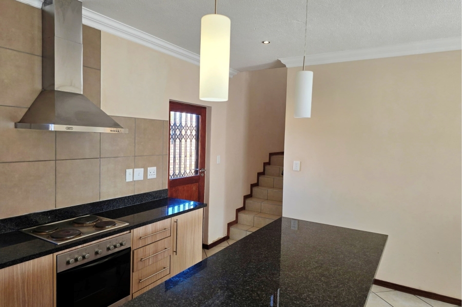To Let 4 Bedroom Property for Rent in Monavoni Gauteng