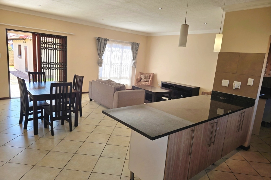 To Let 4 Bedroom Property for Rent in Monavoni Gauteng