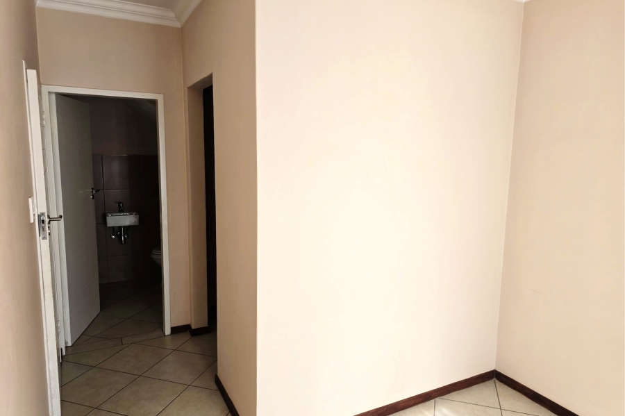 To Let 4 Bedroom Property for Rent in Monavoni Gauteng