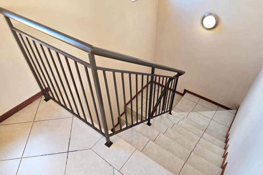 To Let 4 Bedroom Property for Rent in Monavoni Gauteng