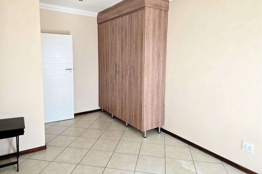 To Let 4 Bedroom Property for Rent in Monavoni Gauteng
