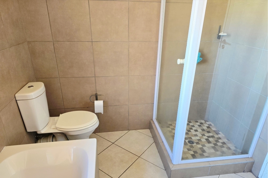 To Let 4 Bedroom Property for Rent in Monavoni Gauteng