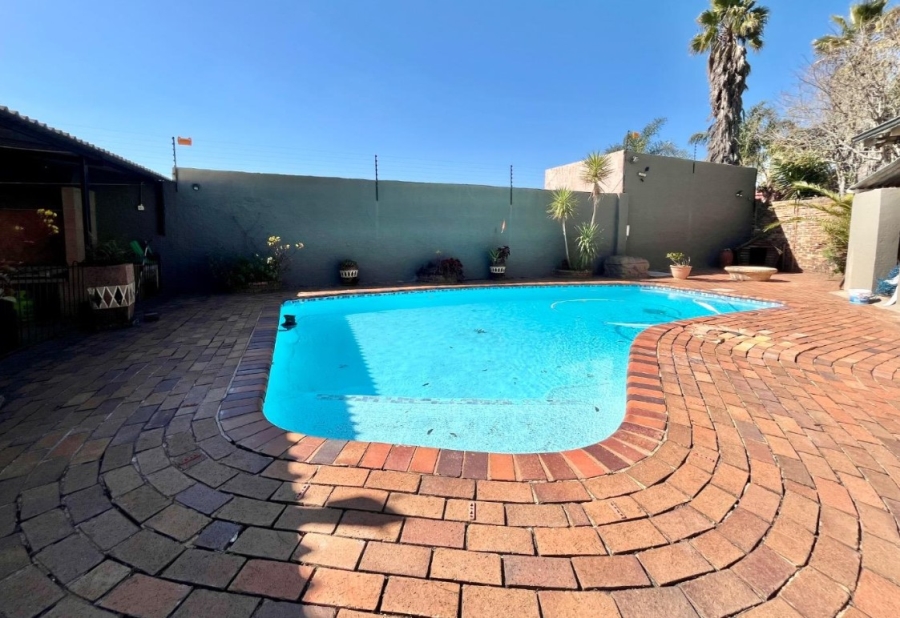 4 Bedroom Property for Sale in Rewlatch Gauteng