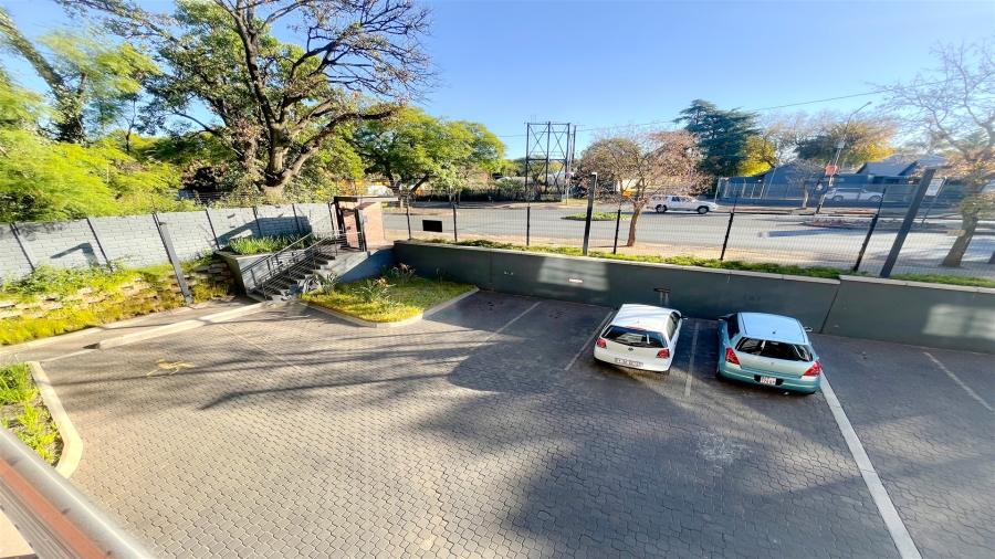 To Let commercial Property for Rent in Houghton Estate Gauteng