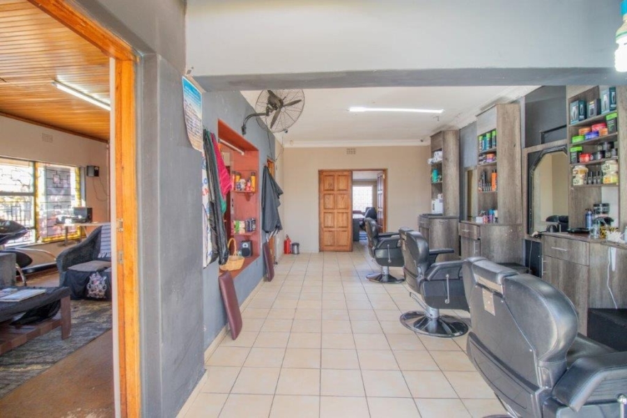 Commercial Property for Sale in Ravenswood Gauteng